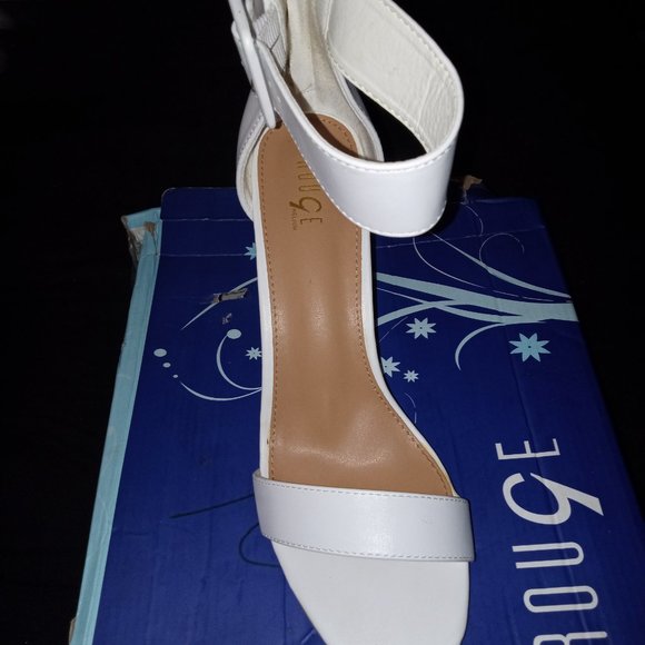 Brand New Never Worn White Women 👠 Heels In Size 10 Made By Rouge For $60 - Picture 3 of 3